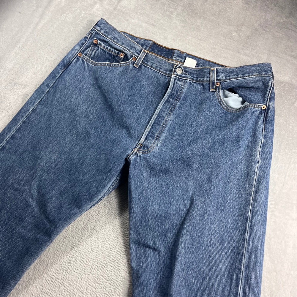 Levis 501 Jeans Mens 40x30 Blue Denim Straight Leg Button Fly Vintage 2002 Y2K - Picture 2 of 14